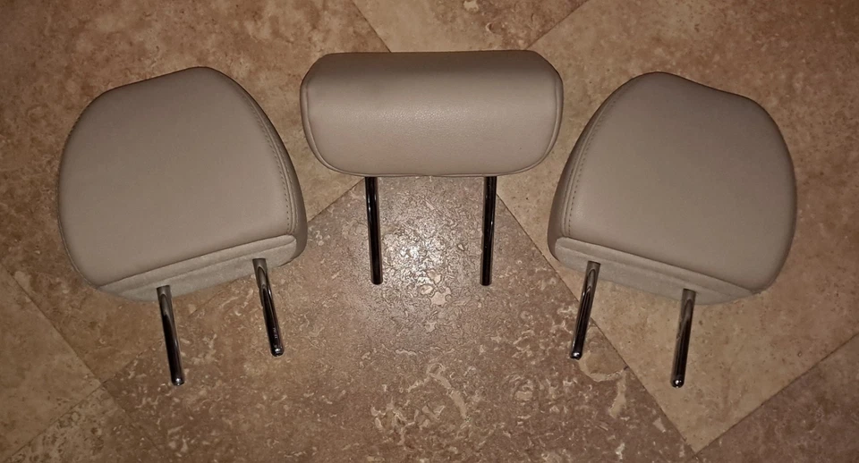 2015-2020 Nissan Rogue Rear Seat Leather Head Rest Set of 3 Beige 2016 2018 (A) - Imagem 1 de 4