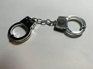 Puños para el pulgar - puños de plástico - usar como llavero, efecto mágico, escape o mordaza - Imagen 1 de 4