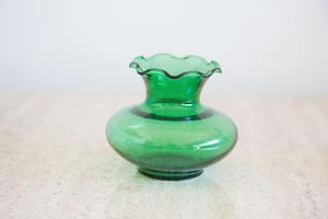 Kleine Vase mit grünem Glaskamin (63) - Bild 1 von 3