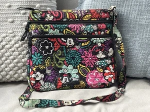 Bolso Bandolera Hipster Disney Parks Vera Bradley Mickey’s Magical Blooms 🌺 - Imagen 1 de 17
