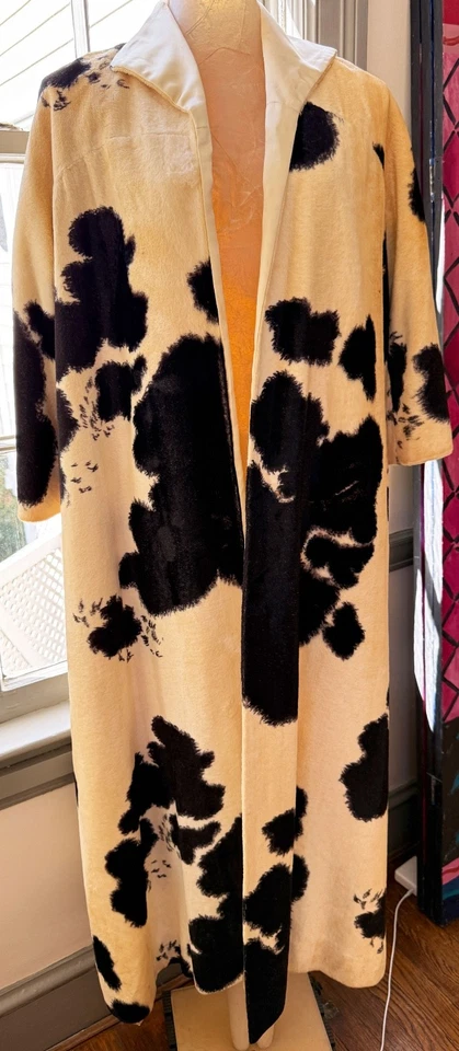 Retro 1960s Velvet Animal Hide Patterned Evening Coat Saks Small  ZZ631 - Image 1 of 4