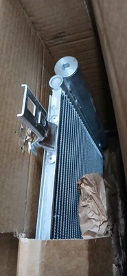 Chevy SS 2014 condensador y línea de alta presión totalmente nuevo Foto 1 de 4