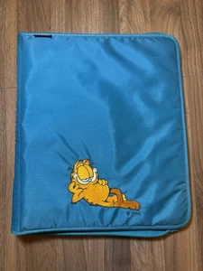 Vintage Mead Garfield Katze türkis 3 Ringe Reißverschluss Mappe. Besticktes Tuch 1996. Trapper - Bild 1 von 3