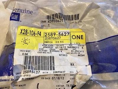 NOS GM 25895627 Outside Rear View Mirror Switch Assembly 2005-2009 - Image 1 of 4