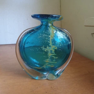 MDINA SIGNED HAND BLOWN ART GLASS 5" VASE FROM MALTA PRETTY BLUE CASED GLASS - Picture 1 of 13