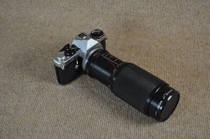 Pentax ME Super Black analoge 35-mm-Spiegelreflexkamera mit Vivitar-Objektiv 75–250 mm - Bild 1 von 17