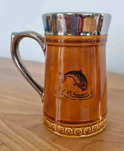 Vintage Lord Nelson Keramik Angeln Design Krug Treacle Glasur. Höhe 13,5 cm. - Bild 1 von 9