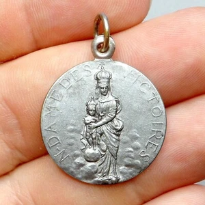 Our Lady of Victory. Medal by Dropsy. St Virgin Mary. Antique Religious Pendant. - Picture 1 of 5