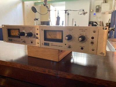 UREI LA4 - Dual Compressor Limiter - Image 1 of 4