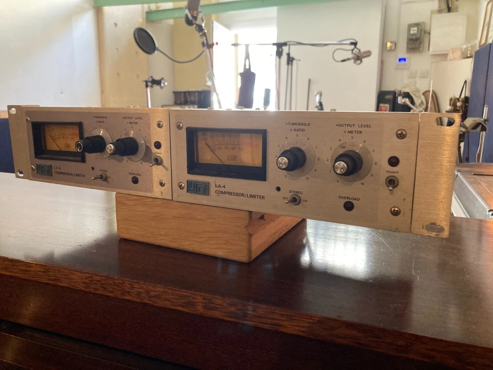 UREI LA4 - Dual Compressor Limiter - Image 1 of 4