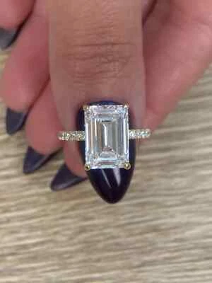 Lab Grown 5.33 Cts Emerald E/VVS2 Diamond Engagement Ring 18k Yellow Gold Ring - Image 1 of 4