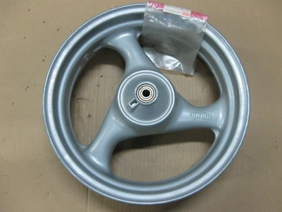   CERCHIO RUOTA APRILIA SR 50 1994 1996 ANTERIORE AP8208376 8208376 - Immagine 1 di 2