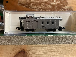 Model Power N SCALE 3288 CABOOSE #560 - Picture 1 of 3