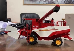 1:35 28CM LOVOL GK120 Combine Harvester Farm Equipment Machine Diecast Model - Picture 1 of 4