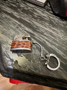 vintage litlle petrol lighter keychans - Picture 1 of 5