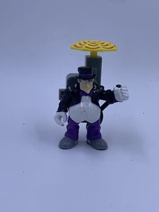 Imaginext DC Super Friends Pinguin Figur mit Regenschirm Rucksack und Pinguinen - Bild 1 von 5