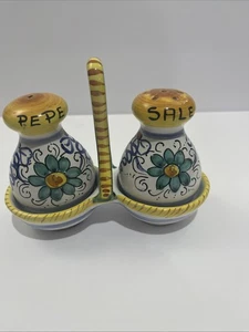 Deruta Sberna Orvieto Flower Italy Salt & Pepper Shaker Hand Painted - Picture 1 of 5