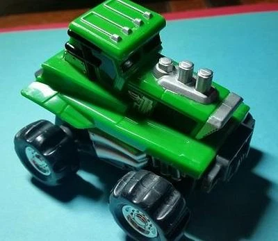 RACING FARM TRACTOR  - GREEN and SILVER - JOHN DEERE COLOR - HARD PLASTIC TOY - - Image 1 of 2