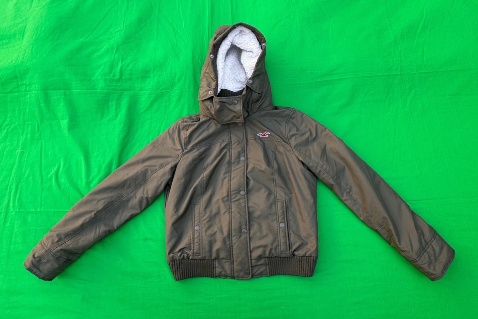Hollister California All-Weather Sherpa Lined Women's Green Jacket Size L. - Image 1 of 4