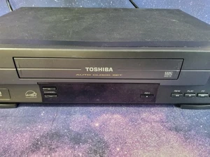 Toshiba VHS Video VCR W-512 VCR Player & Recorder Black 4 Head Tested No Remote - Picture 1 of 5