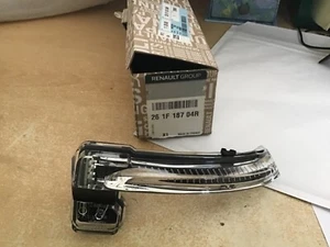 GENUINE RENAULT KADJAR 15-2022 RIGHT REAR VIEW WING MIRROR TURN SIGNAL INDICATOR - Picture 1 of 1