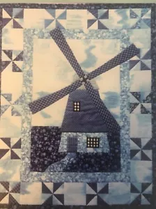 VINTAGE 1994 " MULINO A VENTO IN BLU " OLANDA OLANDESE TRAPUNTA APPENDIABITI DA PARETE MODELLO NON TAGLIATO - Foto 1 di 9