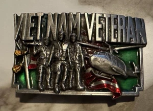 VINTAGE 1983 VIETNAM VETERAN ARMED FORCES COMMEMORATIVE BELT BUCKLE - Picture 1 of 2