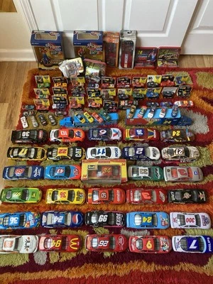 ¡¡¡El mayor lote de colección NASCAR!!! 85 Piezas + Foto 1 de 4
