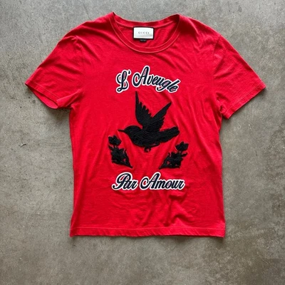 Camiseta Gucci negra con logotipo de Dove Amour Foto 1 de 4