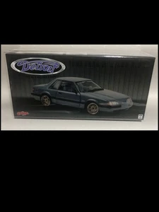 1989 Ford Mustang LX Shadow Blue 1:18 18977 - Picture 1 of 4