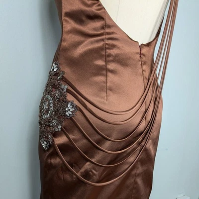 Vestido de graduación Maxi Vestido 10 Marrón Sirena Satinado Cuentas Asimétrico Hombro Glamour Foto 1 de 4