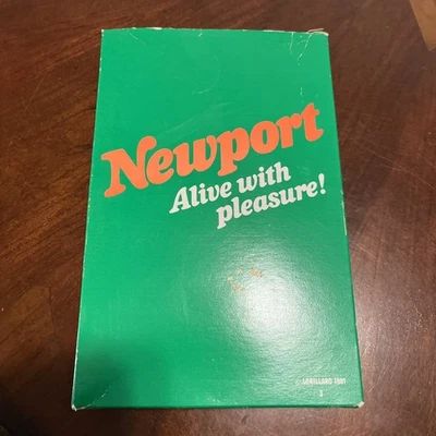 Gorra Newport Vintage Años 90 Bordada Logo Verde Neón Talla Única Nueva Foto 1 de 4