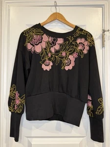 By Anthropologie besticktes Sweatshirt schwarz pink Blumen bestickt Medium - Bild 1 von 13