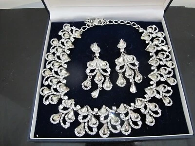 OSCAR de la RENTA Designer CRYSTAL Necklace & Clip-On Chandelier Earring Set - Image 1 of 4