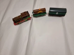Thomas The Tank Trackmaster MOTORIZED CHOCOLATE PERCY TRAIN PLUS SPECIAL WAGONS - Picture 1 of 8