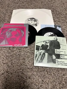 GREEN DAY 39/Smooth White Vinyl + Two 7" Limited Record Rare /500 IMPORTED EU - Picture 1 of 11