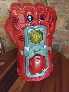 Marvel Avengers Iron Man Infinity Gauntlet. Hasbro Fausthandschuh Licht Sound - Bild 1 von 2