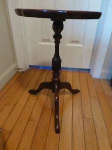 The Bombay Co. Plant Stand Side Table 45 092, Green Leather Top, Pie Crust - Picture 1 of 14