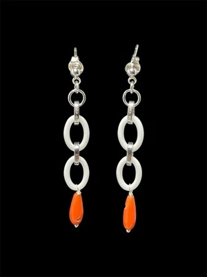 Orecchini Pendenti In Onice E Corallo Naturale  - Immagine 1 di 4