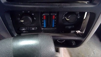 Control de temperatura delantero manual Opt CJ3 ID 10395426 compatible con 03-09 ENVOY 3437440 Foto 1 de 4