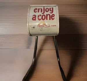 De colección Eat It All - Enjoy A Cone - Dispensador con soporte para cono de helado - Imagen 1 de 8