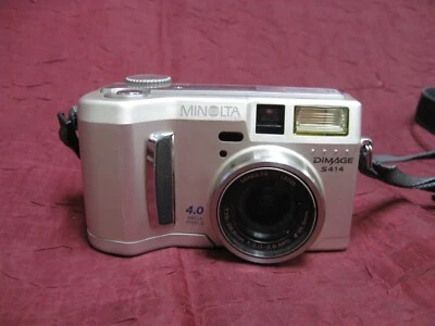Konica Minolta DiMAGE S414 4.0MP Digital silver Camera with compact memory card - Image 1 of 4