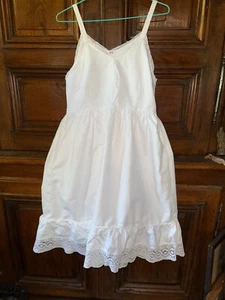 Ancienne robe jupon, de petite fille époque 1900 piqué de coton brodé réf V121 - Imagen 1 de 8