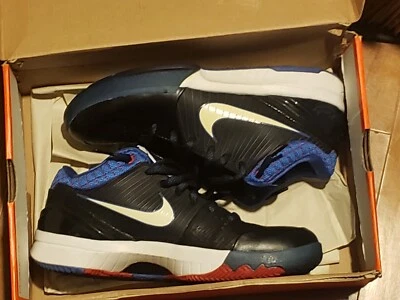 Nike Zoom Kobe IV 4 Negro Blanco Azul Real Rojo MVP MLK Philly Hornets Talla 8 Difícil de Encontrar Foto 1 de 4