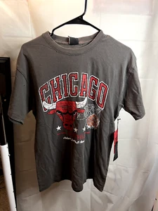 Small Woman Chicago bulls nba logo forever 21 logo tshirt (New with tag)  - Picture 1 of 8