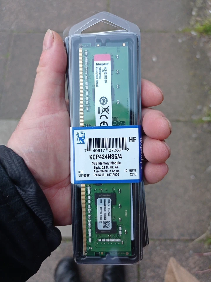 Kingston KCP424NS6/4 4GB 1Rx16 2400MHz PC4-19200 DDR4 RAM Memory, 288-Pin DIMM - Image 1 of 1