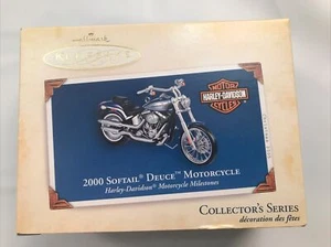 Adorno de recuerdo de motocicleta Hallmark HARLEY DAVIDSON 2000 Softail Deuce ~ Nuevo en caja - Imagen 1 de 3