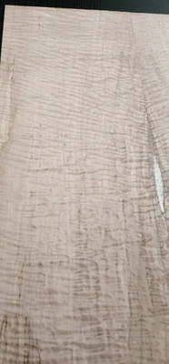 Juego de Bookmatch Maple Fiddleback Spalt #1094 L.22&1/2" W. 15&1/4" T. 3/8" Foto 1 de 4