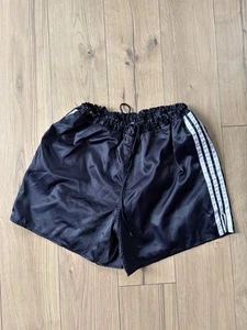 Pantaloncini Adidas vintage nylon taglia L - Foto 1 di 11