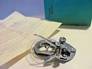 Blumen Nähmaschinenaufsatz mit Anleitung, Karton & kostenloser Versand in USA. - Bild 1 von 4